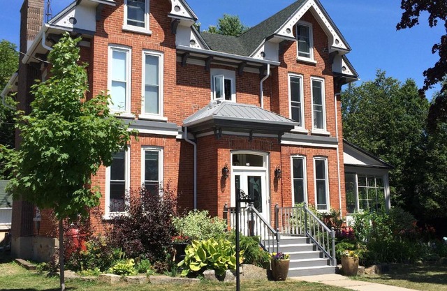 Seaway Manor B&B
