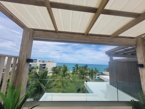 Seawinds Studio - Beachfront Getaway