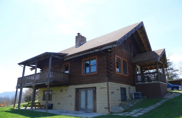 Secluded cabin near Smoke Hole