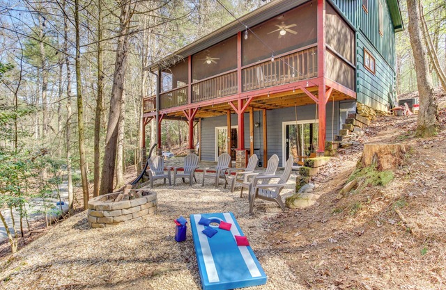 Secluded Cherry Log Cabin w/Hot Tub + Swings!