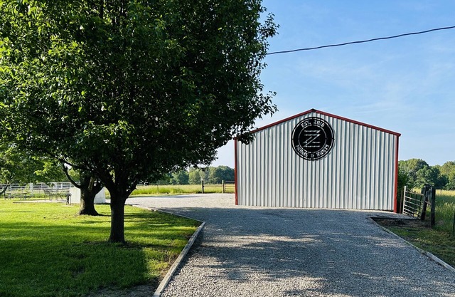 Secluded Farm near Bennett Springs State Park, 66 Robin Ln Tunas, MO 65764