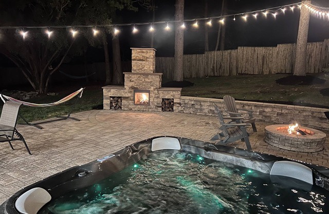 Secluded Hilltop Cottage- Rekindle the 🔥(Hot Tub)