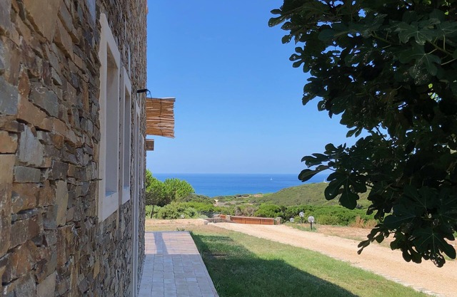 Secluded house with amazing sea view and pool between Alghero and Stintino