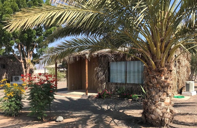 Secluded, safe, exclusive farm retreat: pool, fields, explore mountain & desert