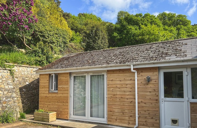 Secluded Studio Annex With Hillside Garden Sea & Country Views Close to Beaches