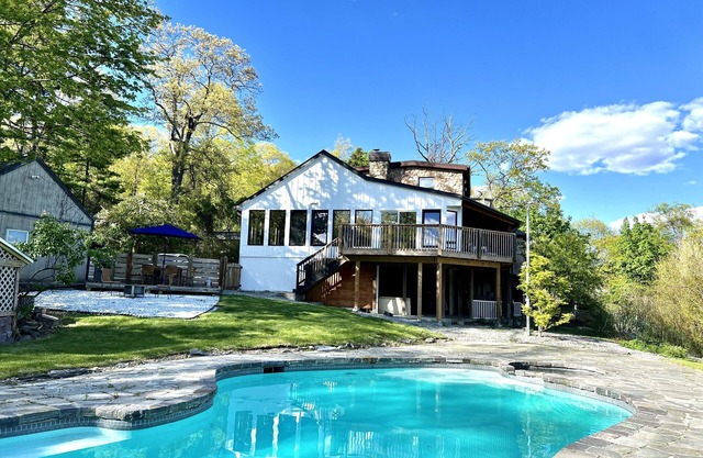 Secluded Stunning Lake View Villa w Heated Pool, Fenced Yard & Hot Tub