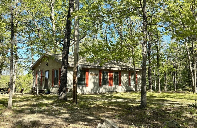 Secluded Turkey Ridge Cottage Above The River