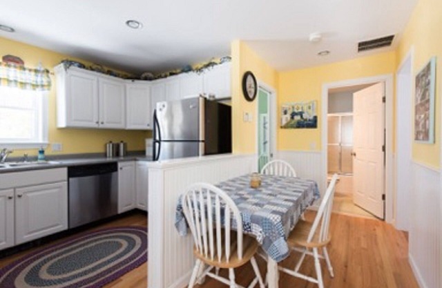 Second Floor Condo At Beach Dreams with great location!
