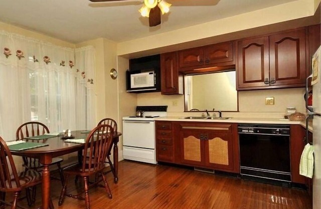 Second Street Suite