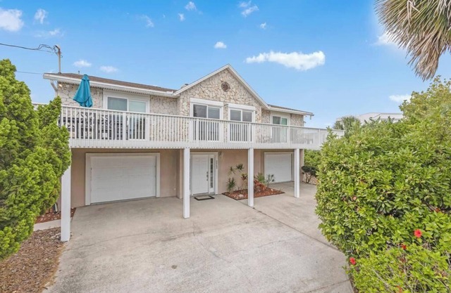 Second Wind - Chic 5BR home w pool & balcony views