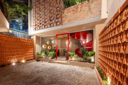 Secret Gar-den Hotel Phan Huy Ich