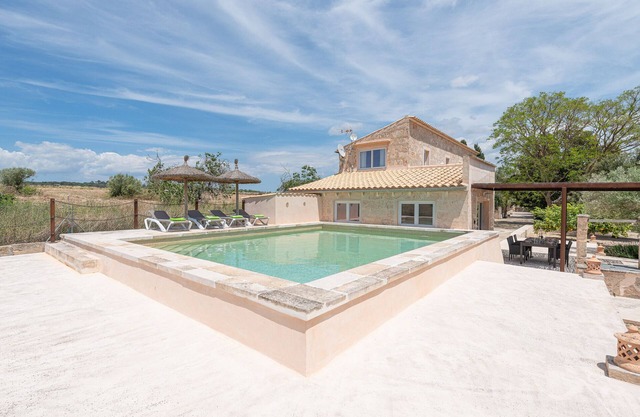 SECRETARI - Rustic finca with private pool and free Wifi