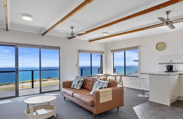 See-Sea House ~ Sellicks Beach - A quintessential 2-bedroom beach shack located on the stunning Sellicks Beach beachfront