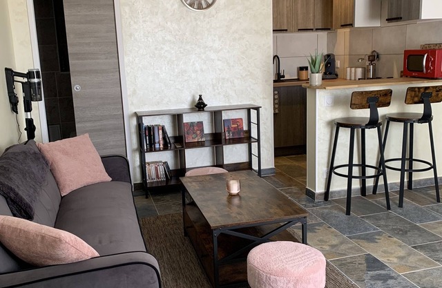 Self-contained apartment with garden and swimming pool