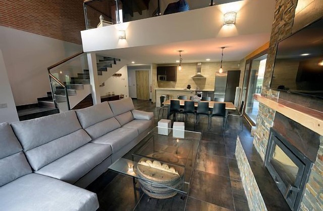 Self catering La Puerta del Rio Lobos for 10 people