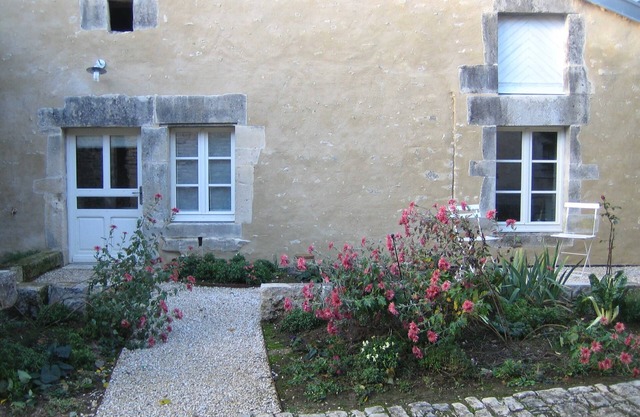 Self-catering and hotel-like services in an ancient village house