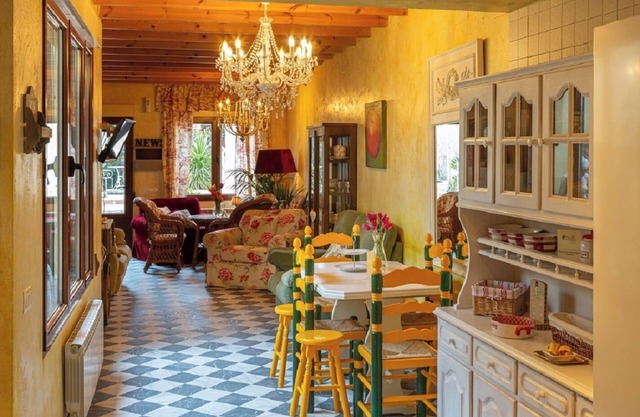 Self catering BEAUTIFUL ALAMEDAS* for 13 people