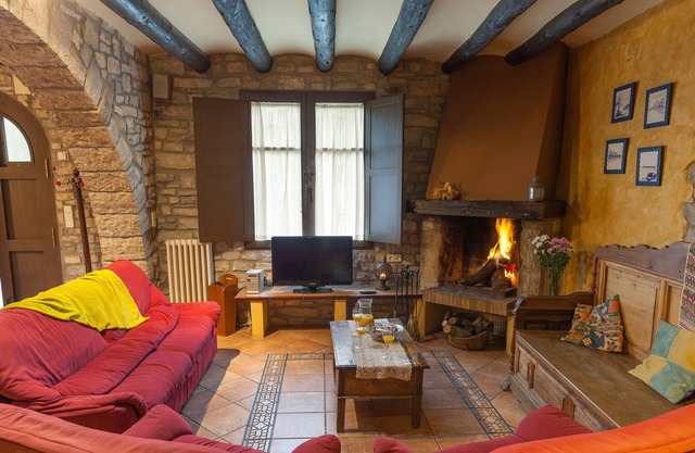 Self catering Cal Carulla for 8 people