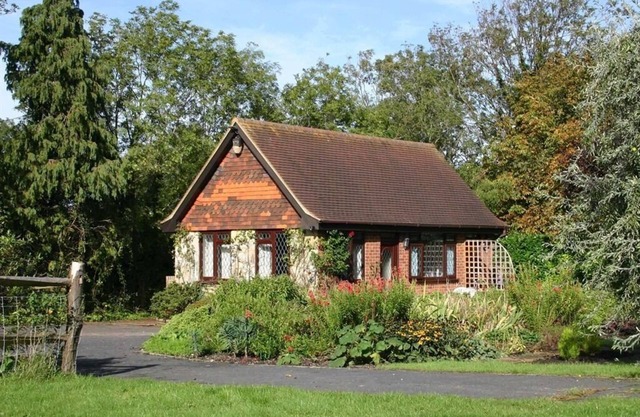 Self Catering cottage with double bedroom