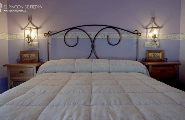 Self catering El Rincon de Piedra for 8 people