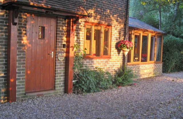 SELF CATERING en-suite STUDIO APARTMENT ACCOMMODATION