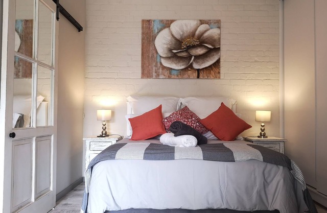 Self Catering Fully Equipped Cottage set in a leafy suburb