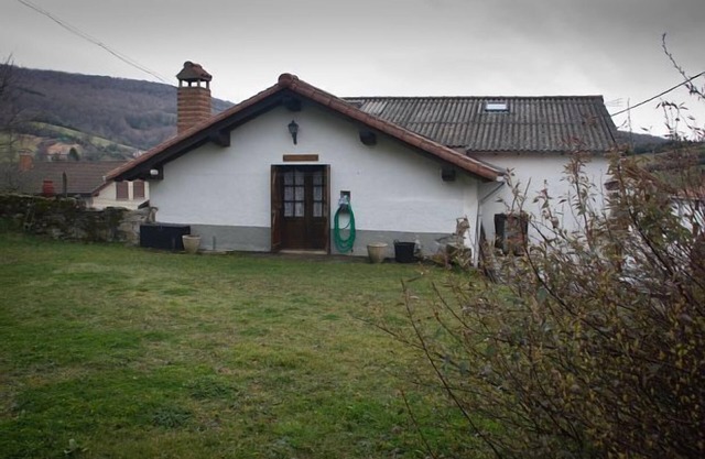 Self catering Lazkotzenea for 5 people