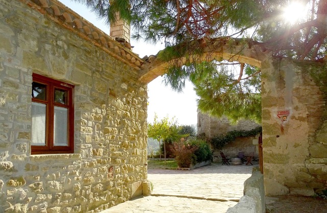 Self catering Mas l'Estrada for 6 people