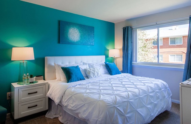 Self Check-in/King Beds/300+Wifi