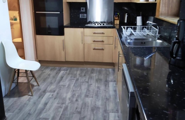 Self Contained 2 Bedrooms House Free Parking