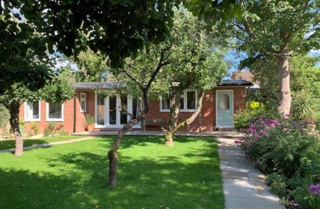 Self Contained Bungalow Wendover