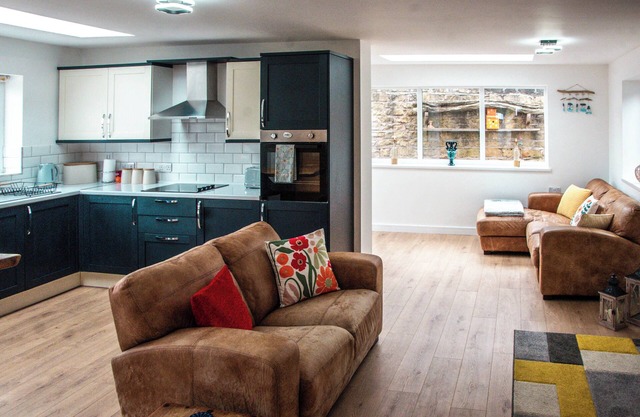 Self contained Bungalow on the edge of Sherwood Forest .