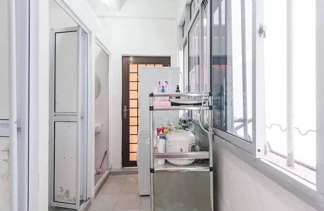 Semi-Ensuite* (w Balcony) 5min to lavender MRT (Not for tourist)
