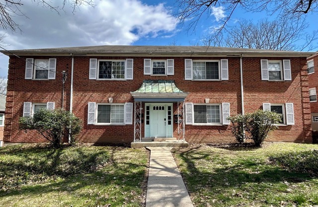 Serene 2-bedroom apartment with AC in charming Cincinnati