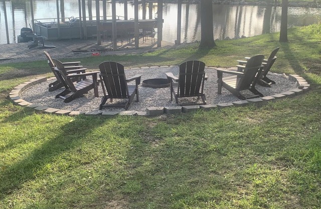 Serene 3/2 Lakefront Getaway with Sauna. Sleeps 10+ in Hillsdale County Michigan