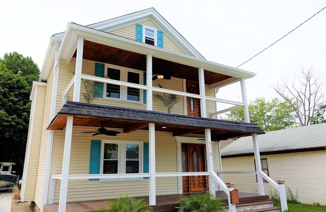Serene Lake Home Getaway! Kayak and Paddleboard Rentals!