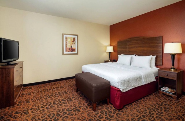 Serene Room w/Complimentary Breakfast & Pool | Perfect for Couple Stay
