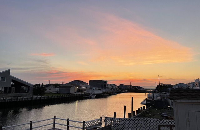 Serene & Spacious Waterfront Home-Mystic Island NJ