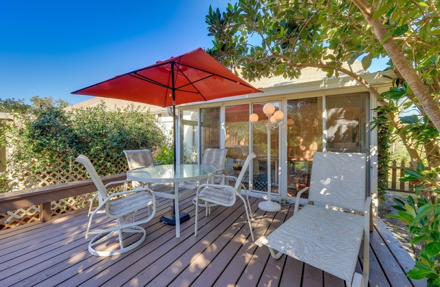 Serene St Augustine Townhome: Walk to Beach!