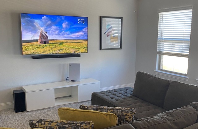 Serene Suburban Oasis: Your Retreat Just Minutes from Dallas Buzz!