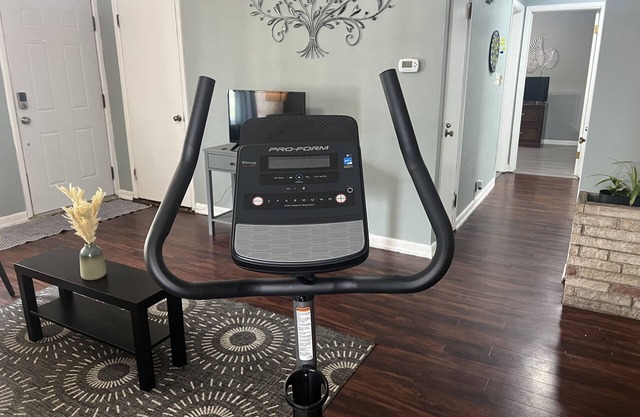 Serenity 2, Updated, Clean Home, Ifit Bike,WiFi, Fenced yard, near Yellow Spring