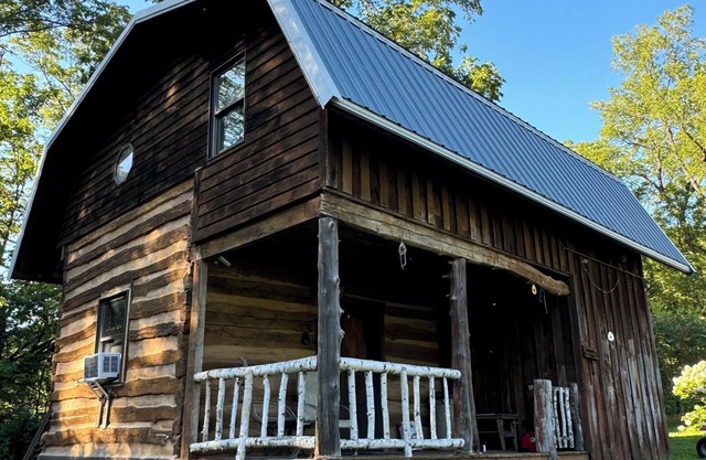 Serenity cabin at Crooked Creek