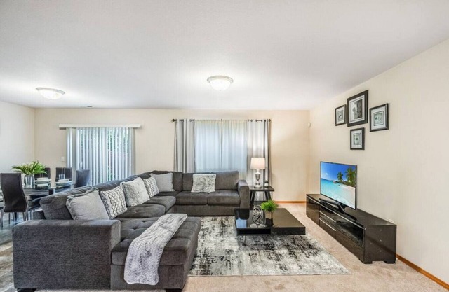 Serenity in Prime Everett Craftsman | Near Boeing!