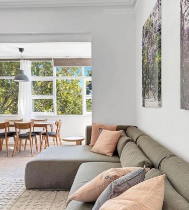 Serviced Luxury Condo, Parkside, moments to metro