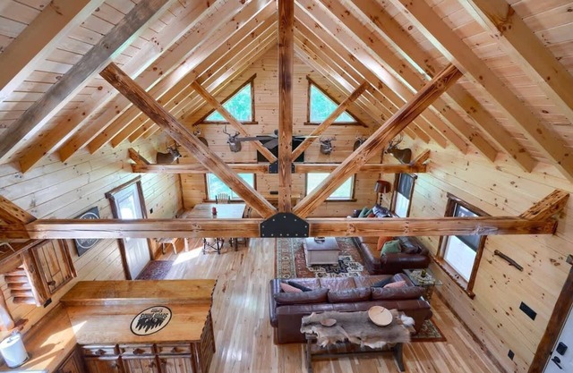 Seven Pines Cabin - Secluded in Hocking Hills