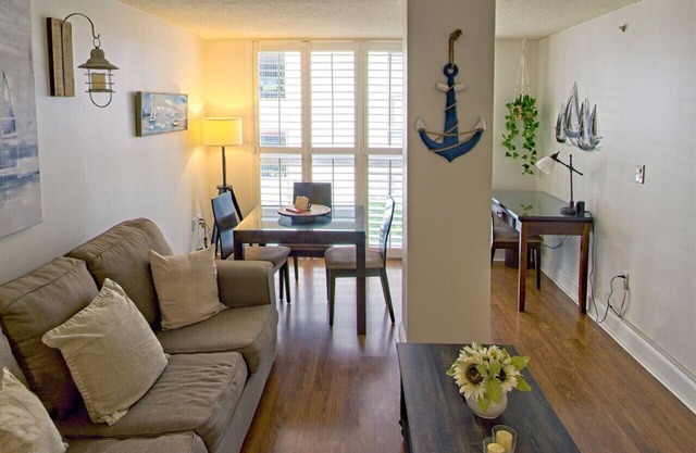 SF 1Bed 1Bath Steps to Marina & CocoWalk in Grove