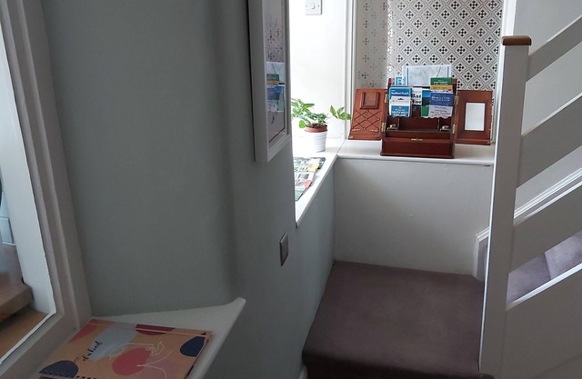 Shaftesbury, Dorset, cosy equipped stone cottage