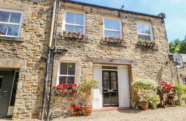 SHAFTOE MEWS, family friendly, with open fire in Haydon Bridge