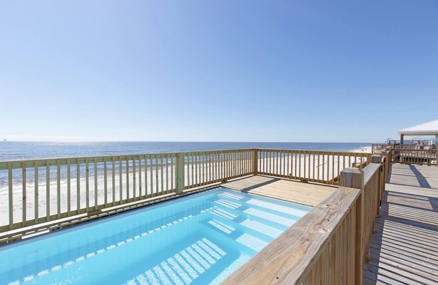 Shangri-LA | Gulf Front. Pool. Pets welcome