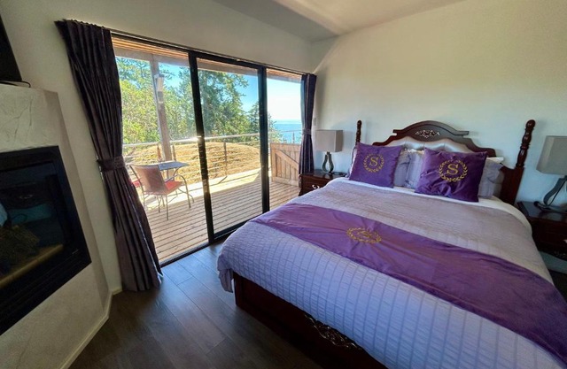 Shangri-La Oceanfront vacation home